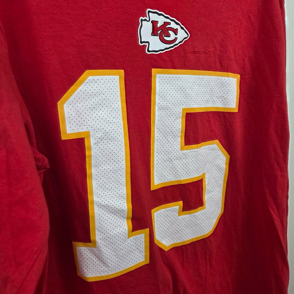 Nike Kansas City Chiefs Patrick Mahomes 15 Long Sleeve T-Shirt Large Red - Picture 6 of 9